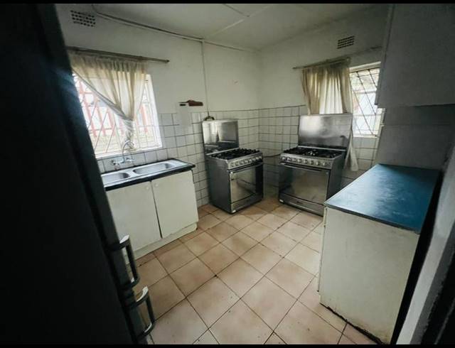 6 BEDROOM HOUSE FOR SALE IN BRIXTON